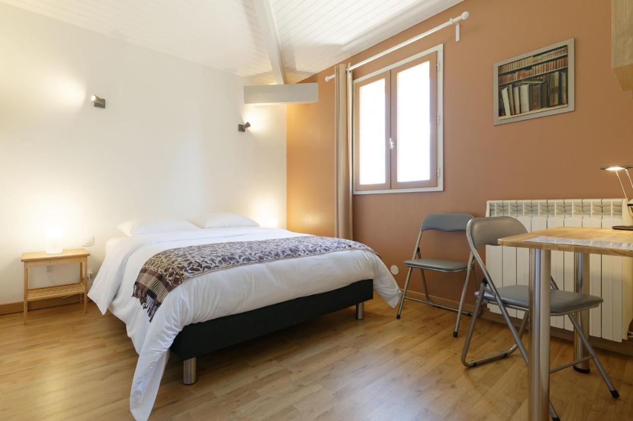 Chambre d'hôtes de charme à la Maison Bleue Savignac-Mona Exterior foto
