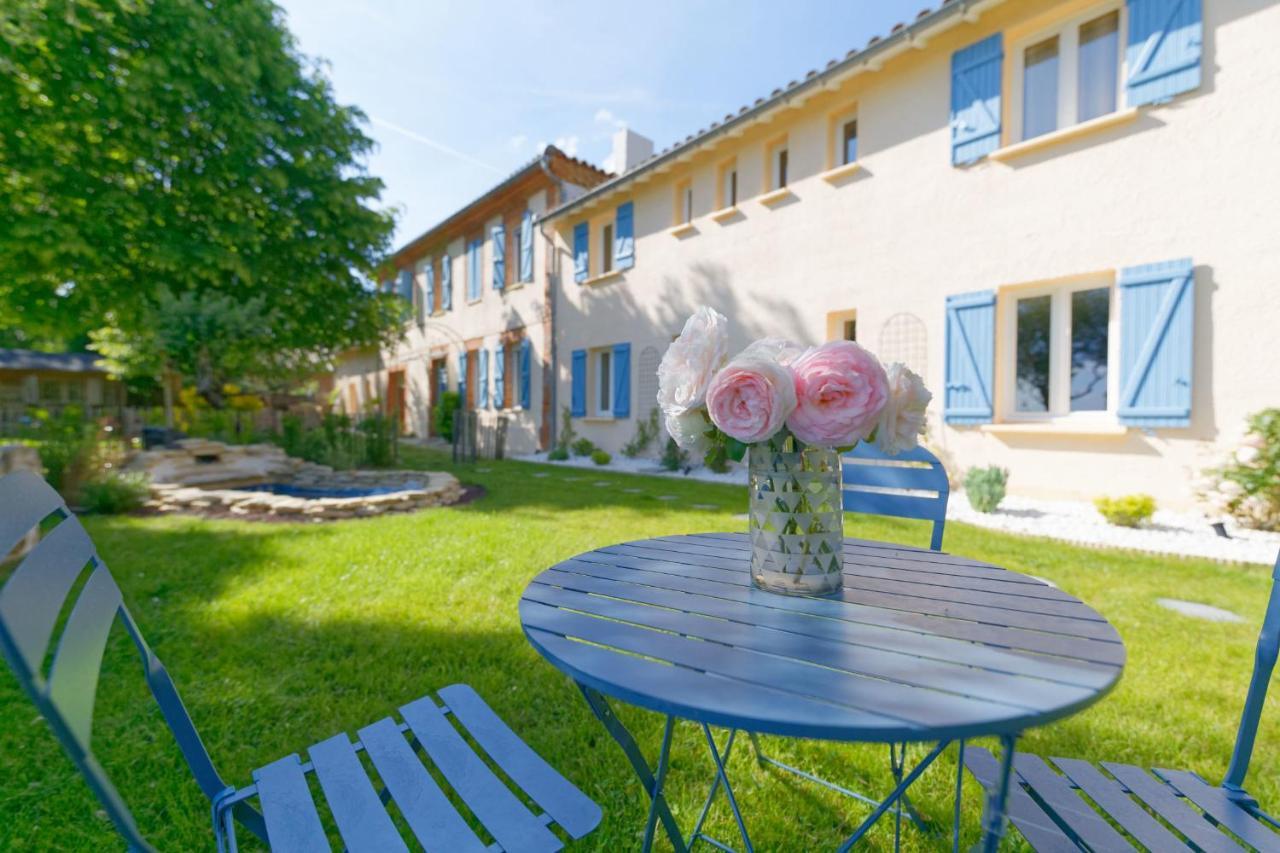Chambre d'hôtes de charme à la Maison Bleue Savignac-Mona Exterior foto